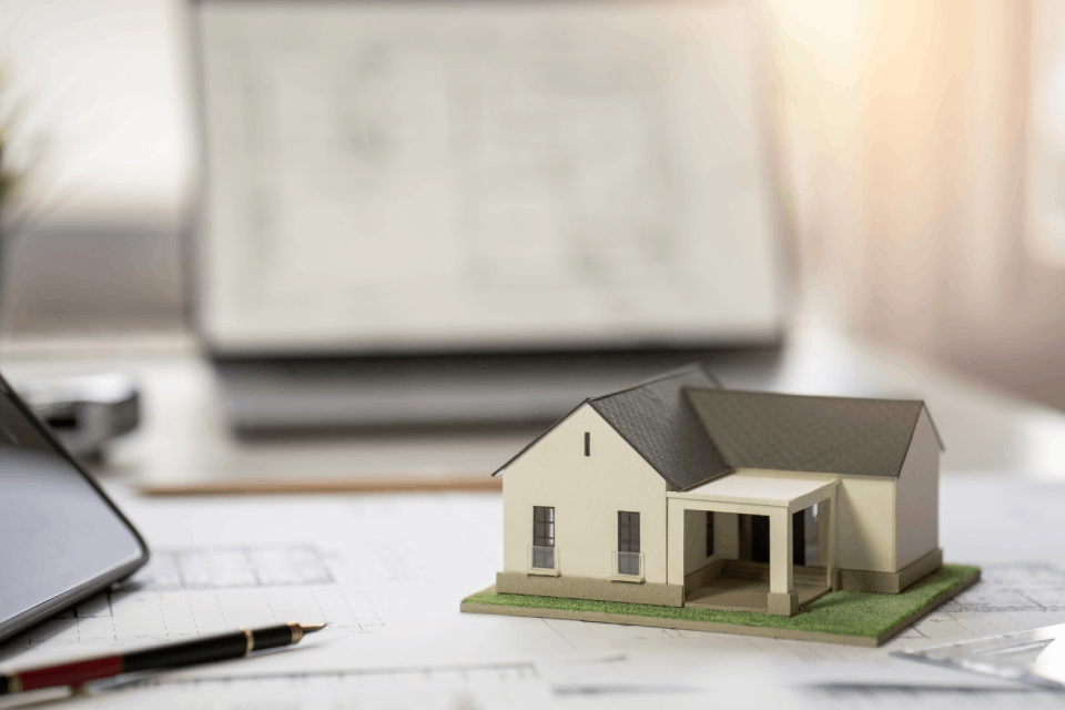 Maquette de maison sur plans